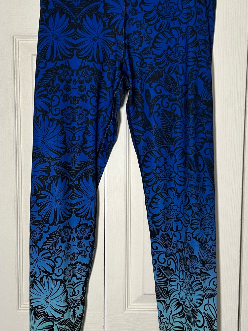 Live Love Dream Women's Floral Athletic Stretch Pants, Navy Gradient, Size L